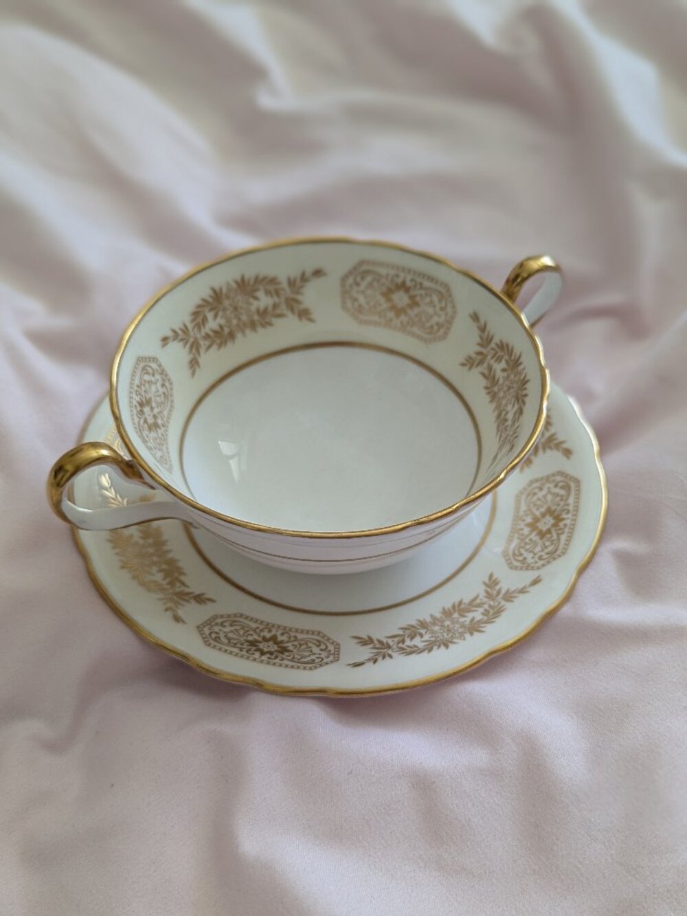 Aynsley Engagement 135 Gold Cream Soup Cup Saucer